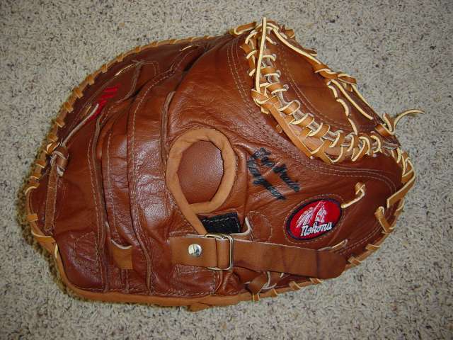Nokona CM225K Kangaroo Leather Catchers Mitt Back